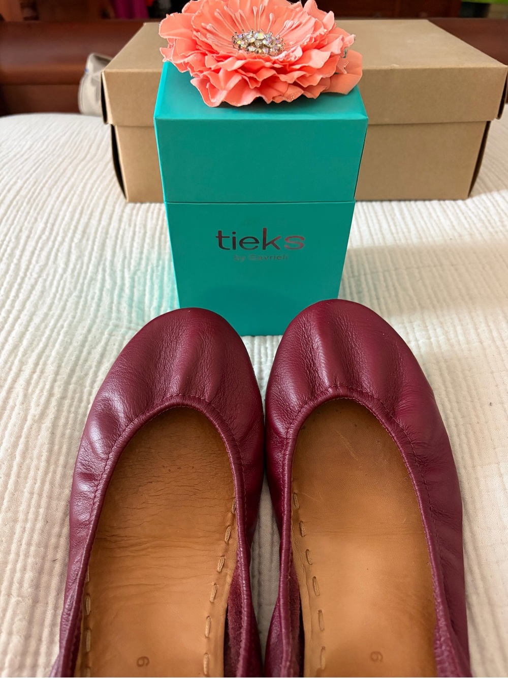 Tieks Women’s Ballet Flats in Burgundy Leather - SZ 9 IN BOX